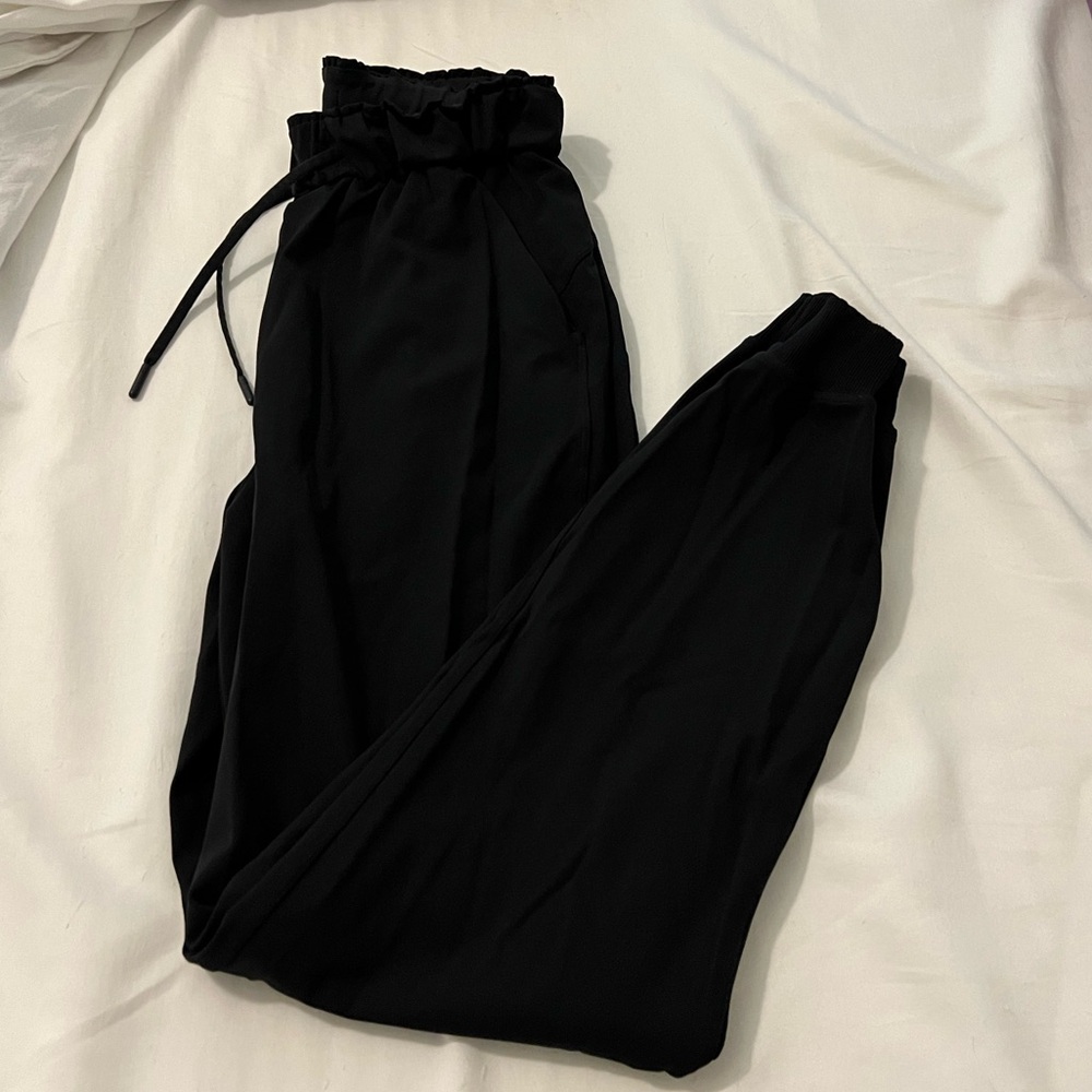 Black lululemon joggers size 4.